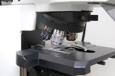 正立顕微鏡のレンズ１